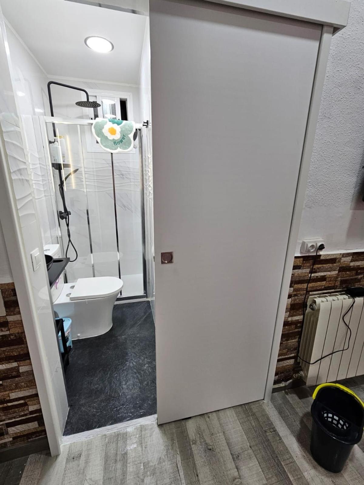 Habitacion Doble Con Bano Privado L'Hospitalet de Llobregat Exterior foto
