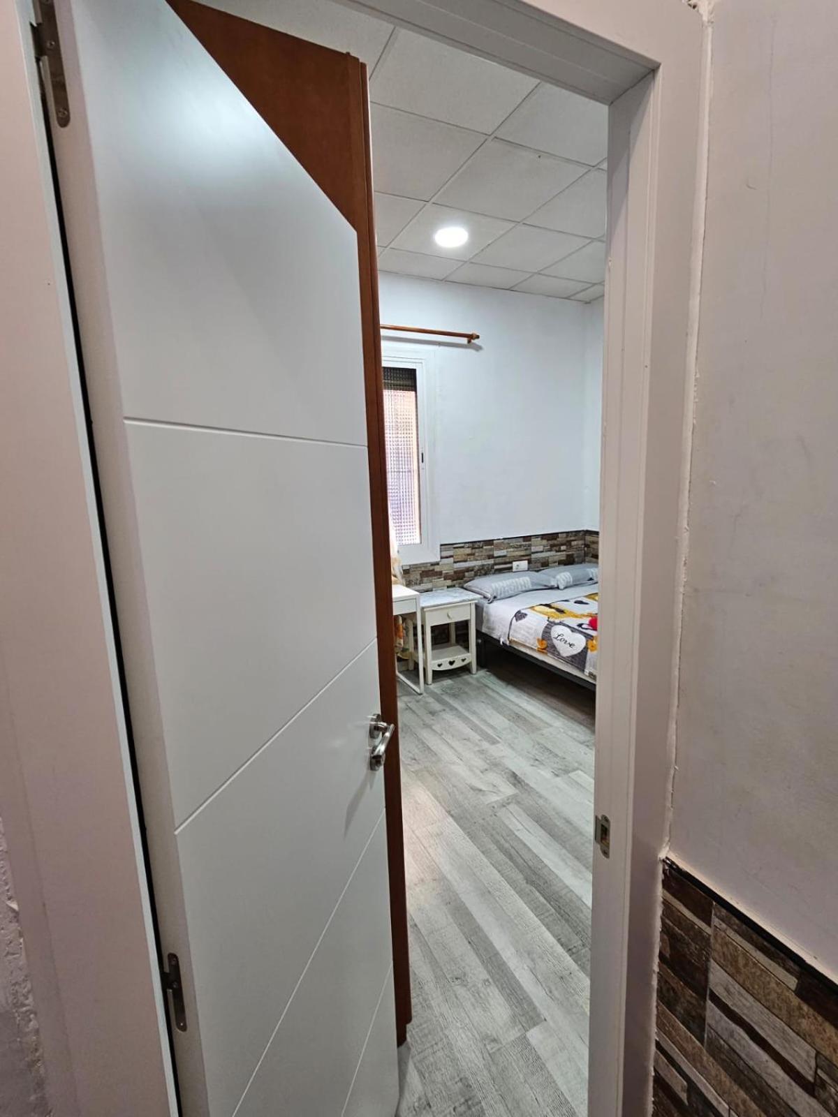 Habitacion Doble Con Bano Privado L'Hospitalet de Llobregat Exterior foto