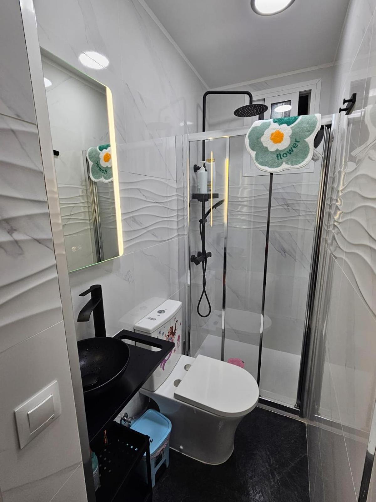 Habitacion Doble Con Bano Privado L'Hospitalet de Llobregat Exterior foto