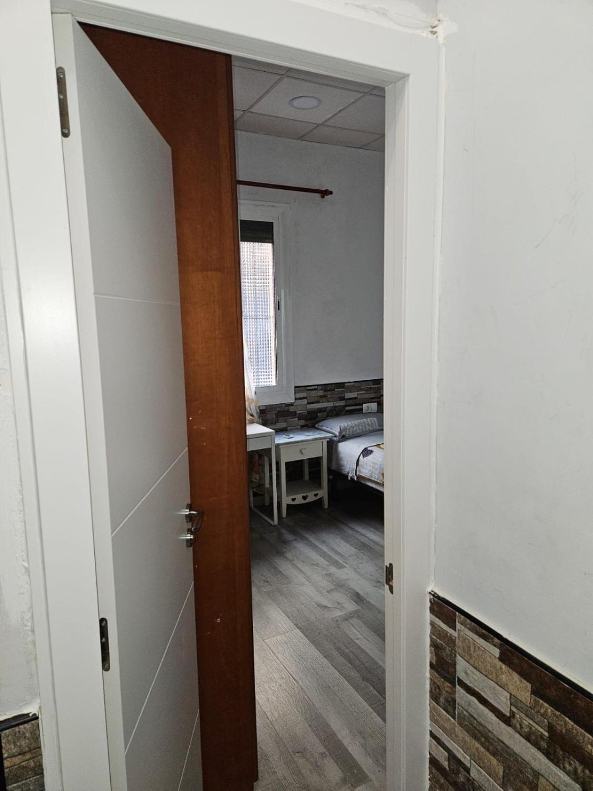 Habitacion Doble Con Bano Privado L'Hospitalet de Llobregat Exterior foto